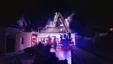 Pożar w Krzepicach. Spłonął garaż i przybudówka. Straty są wstępnie wyceniane na 80 tys. złotych