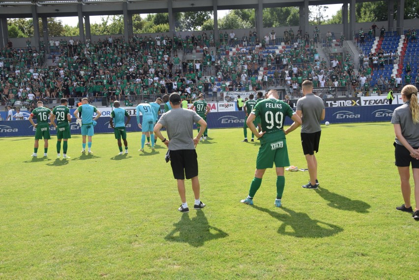 Piłkarze Radomiaka przegrali z Koroną Kielce w "Świętej wojnie". Po meczu dziękowali kibicom na wsparcie. Ostatni mecz Filipa Majchrowicza?