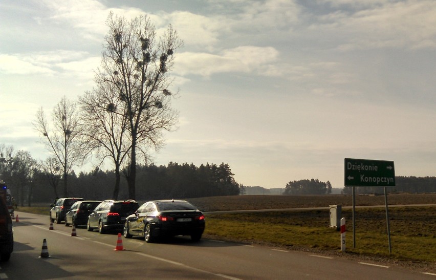 Wypadek na DK 65 na skrzyżowaniu Dziękonie-Kopczyn