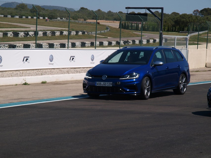 Volkswagen Golf VII facelifting...