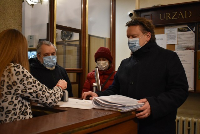 - Jeśli przetarg nie zostanie zatrzymany, będziemy protestować w poniedziałek – zapowiedział Robert Suligowski.