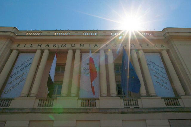 Filharmonia Pomorska w Bydgoszczy w związku ze swym jubileuszem 70-lecia oraz Rokiem Andrzeja Szwalbego ogłosiła akcję „Podzielmy się wspomnieniami”. Archiwalne zdjęcia i inne pamiątki związane z filharmonią można dostarczyć do 19 grudnia 2022 r.