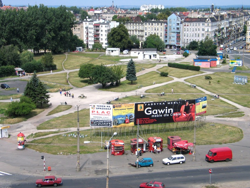 Plac Grunwaldzki, teren na sprzedaż - sierpień 2004 roku