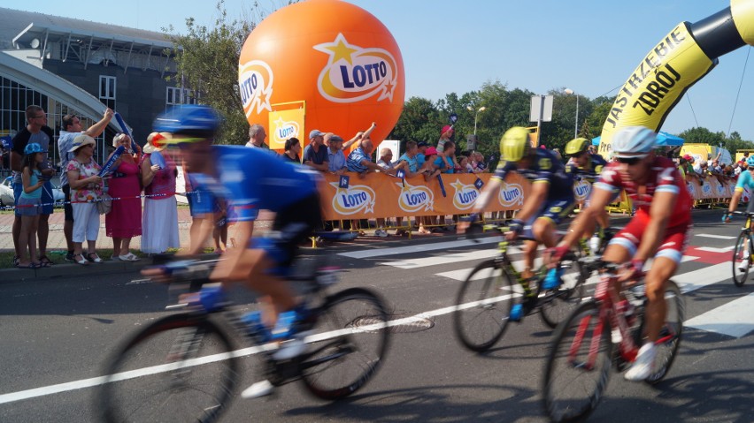 Tour de Pologne 2017 w Jastrzębiu. Kolarze mkną przed siebie