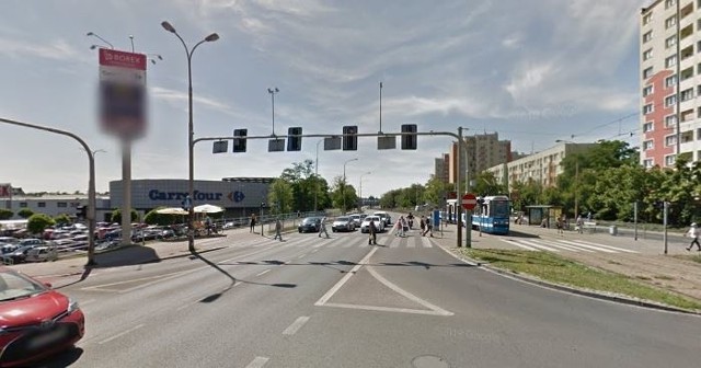 Skrzyżowanie alei Hallera z ulicą Mielecką we Wrocławiu.