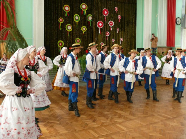 Będzie okazja zabawy z "Lasowiakami&#8221;.