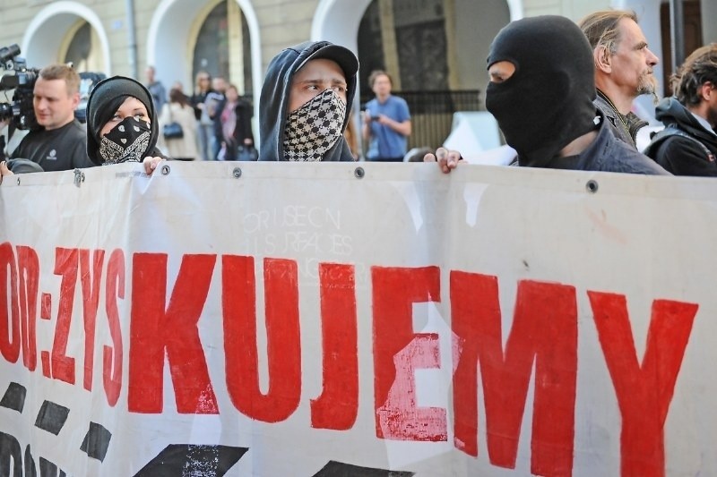 Demonstracja anarchistów ze skłotu Od:zysk nie pomogła....
