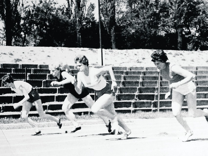 Halina Richter-Górecka (druga z prawej) przygodę ze sportem...
