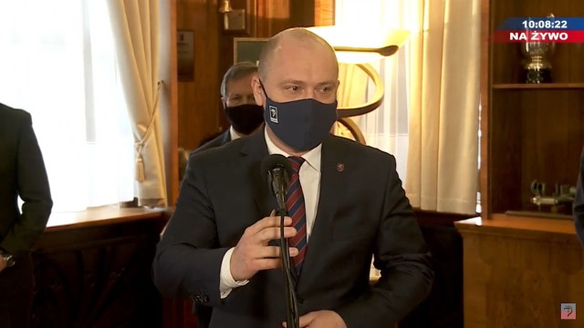 Piotr Krzystek, prezydent Szczecina. Sesja szczecińskiej rady miasta, 26.01.2021