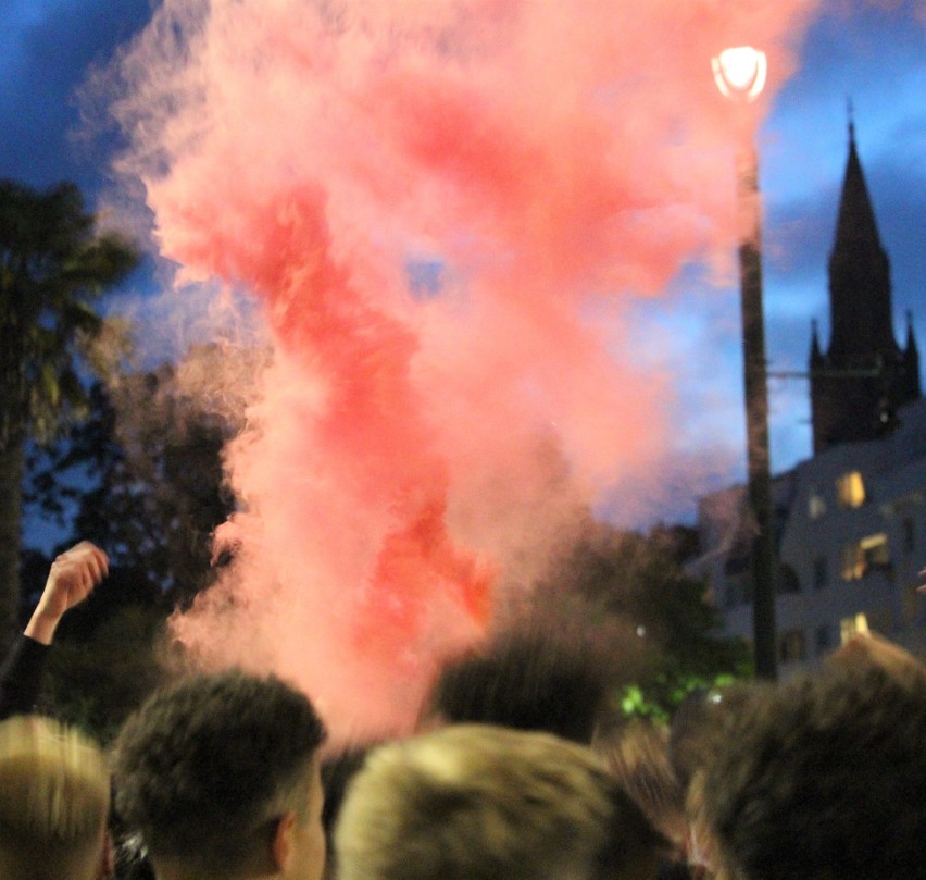 Euro 2020. Angielscy kibice świętowali awans reprezentacji do półfinału Euro 2020 na ulicach [ZDJĘCIA, WIDEO]