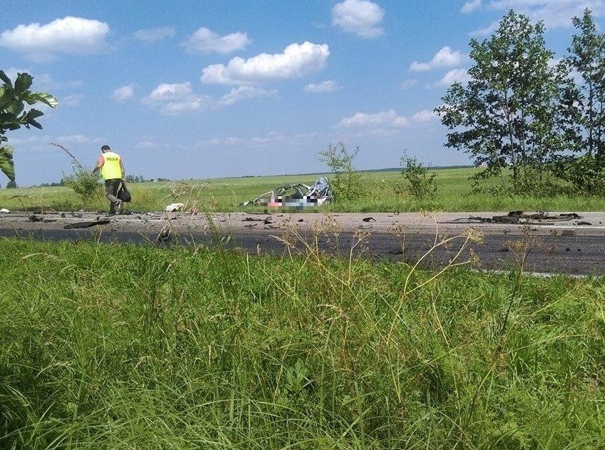 Łosinka. Tragiczny wypadek na trasie Hajnówka - Białystok. Zginął kierowca osobówki (zdjęcia)