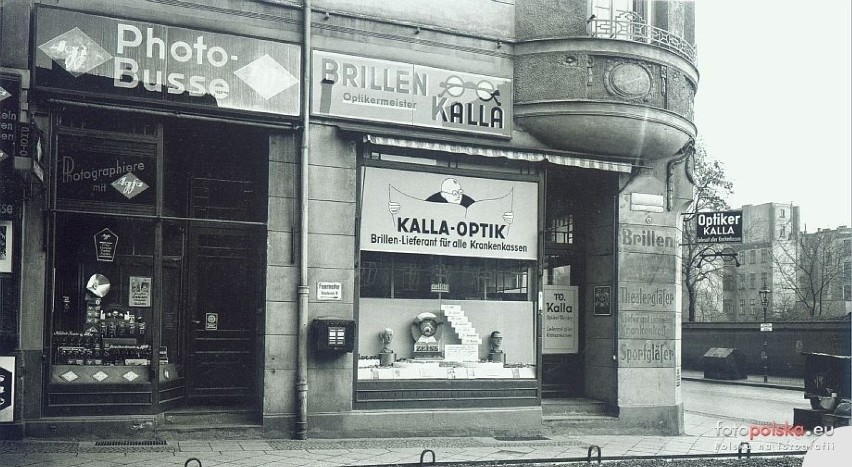 Budynek przy skrzyżowaniu ulic Traugutta i Dobrzyńskiej. Lata 1933-1940