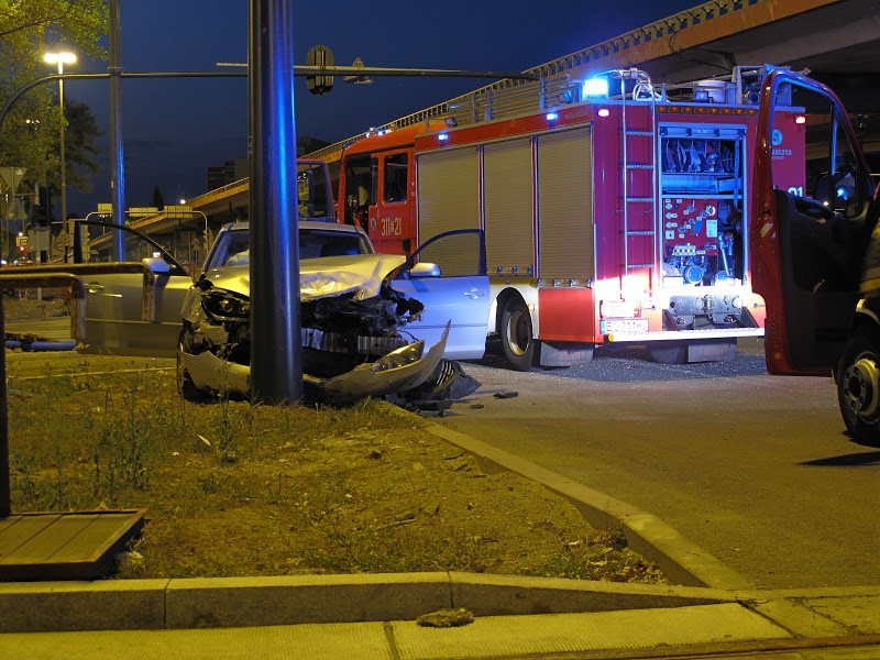 Wypadek na Włókniarzy. Kierująca skodą nie ustąpiła pierwszeństwa [ZDJĘCIA]