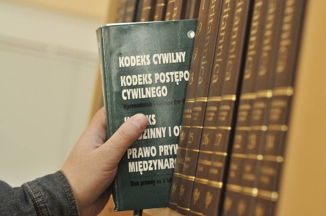 Od listopada 2019 roku w siedzibie SUPP przy al. Niepodległości 53 można skorzystać z porad prawnych w języku ukraińskim w zakresie prawa cywilnego i prawa pracy, w sprawach administracyjnych oraz gospodarczych, karnych i wykroczeń.  