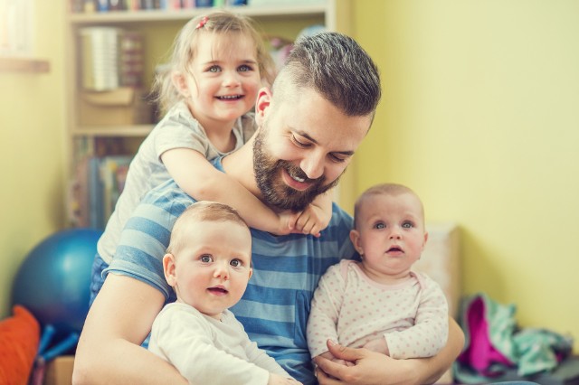 Dzień Ojca: Dla każdego mężczyzny bycie ojcem oznacza poszukiwanie