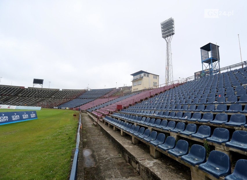 Rozbiórka stadionu w Szczecinie. Znika zadaszenie. Ale nie bez problemów [ZDJĘCIA, WIDEO]