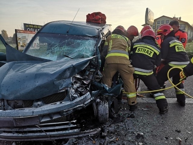 Wypadek w Wieliczce. Zderzenie dwóch samochodów. Są ranni 22 10