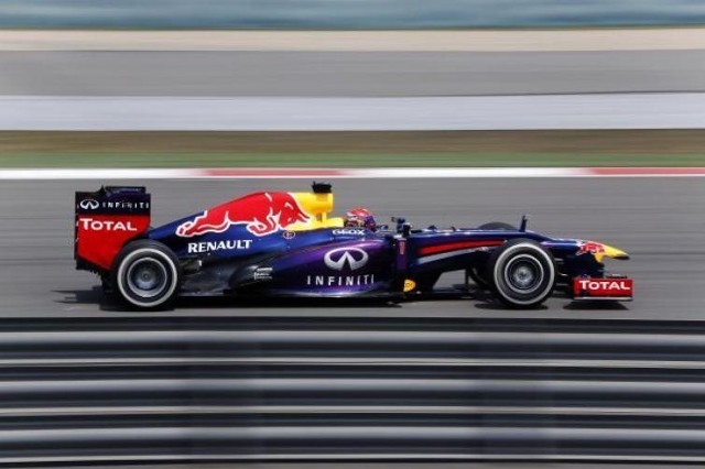 GP Bahrajnu: Vettel odjeżdża konkurentom