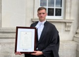 Z Kielc wprost na Cambridge. 25-letni Michał Słowak ukończył najbardziej prestiżowe uczelnie na świecie. Swoją wiedzą podzieli się z innymi