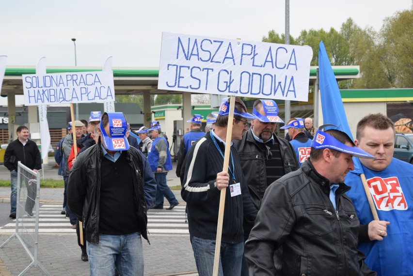 Trwa protest w Rybniku. Zablokowane centrum miasta! ZDJĘCIA