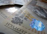 Ostrołęka. Znalazł pieniądze w bankomacie. Teraz policja szuka właściciela gotówki. 01.02.2022