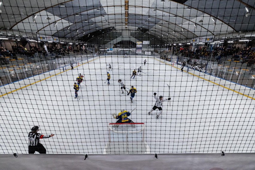 Sportowy skandal. Dyrektor MOSiR zakazał grać! Oświadczenie  Łódzkiego Klubu Hokejowego Fabrykanci Łódzkie