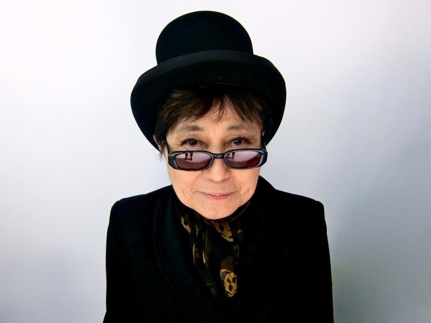 Yoko Ono w Poznaniu: zjadła tatara i sprzeciwiła się gazowi z łupków