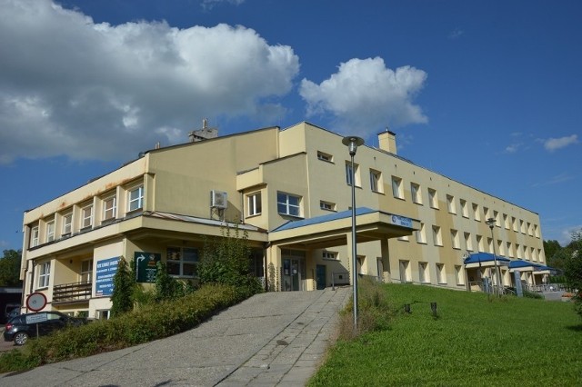 Zmieni się otoczenie ośrodka zdrowia przy ul. Szpunara w Wieliczce. Powstaną m.in. mały parking i nowe dojścia do budynku. Prace warte ok. 1,5 mln zł potrwają od lipca do grudnia 2022
