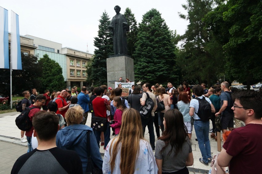 Protest lubelskich studentów przeciw Ustawie 2.0 (ZDJĘCIA, WIDEO)