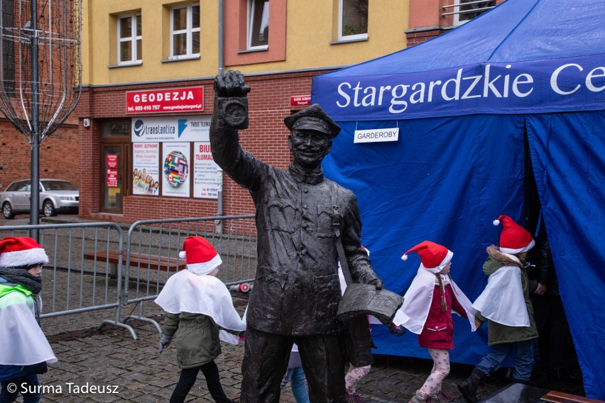W Stargardzie, na Rynku Staromiejskim, był Jarmark Świąteczny "Pod Szczęśliwą Gwiazdą". ZDJĘCIA
