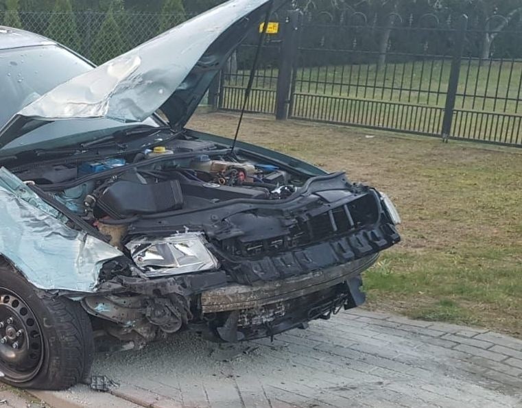 Wypadek w Żebrach Chudku w gminie Olszewo-Borki. Jedna osoba została zabrana do szpitala. Zdjęcia. 16.11.2020