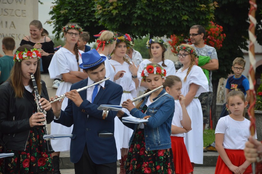 Proszowice. Obchody Nocy Świętojańskiej z Towarzystwem Turystyki [DUŻO ZDJĘĆ]