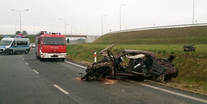 Śmiertelny wypadek na autostradzie! Alfa romeo szybowała w powietrzu [FILM, zdjęcia]