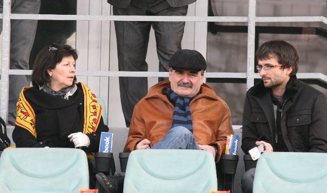 Prezydent Kielc jest wiernym kibicem Korony. Mecze na Arenie Kielc często ogląda w towarzystwie żony Małgorzaty i syna Wojciecha. 