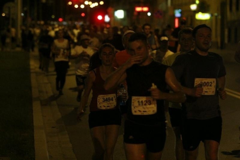 Nocny Wrocław Półmaraton 2013 odwołany! Tłum spontanicznie ruszył ulicami! A Dutkiewicz przeprasza