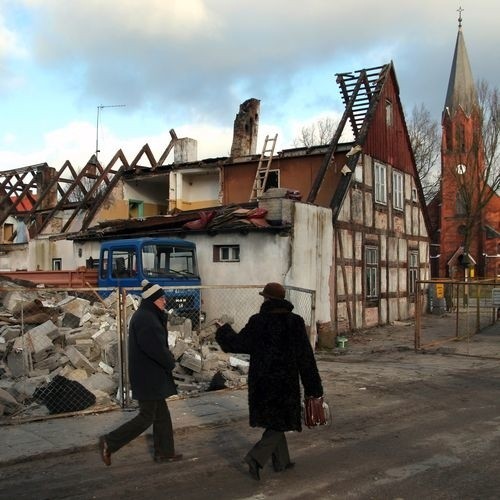 Wyburzana kamienica przy ul. Marynarki Polskiej.