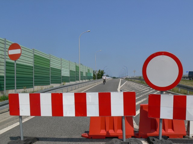 Stary most na Wiśle w Sandomierzu został wyłączony z ruchu w 2013 roku. Obowiązuje na nim całkowity zakaz ruchu.     