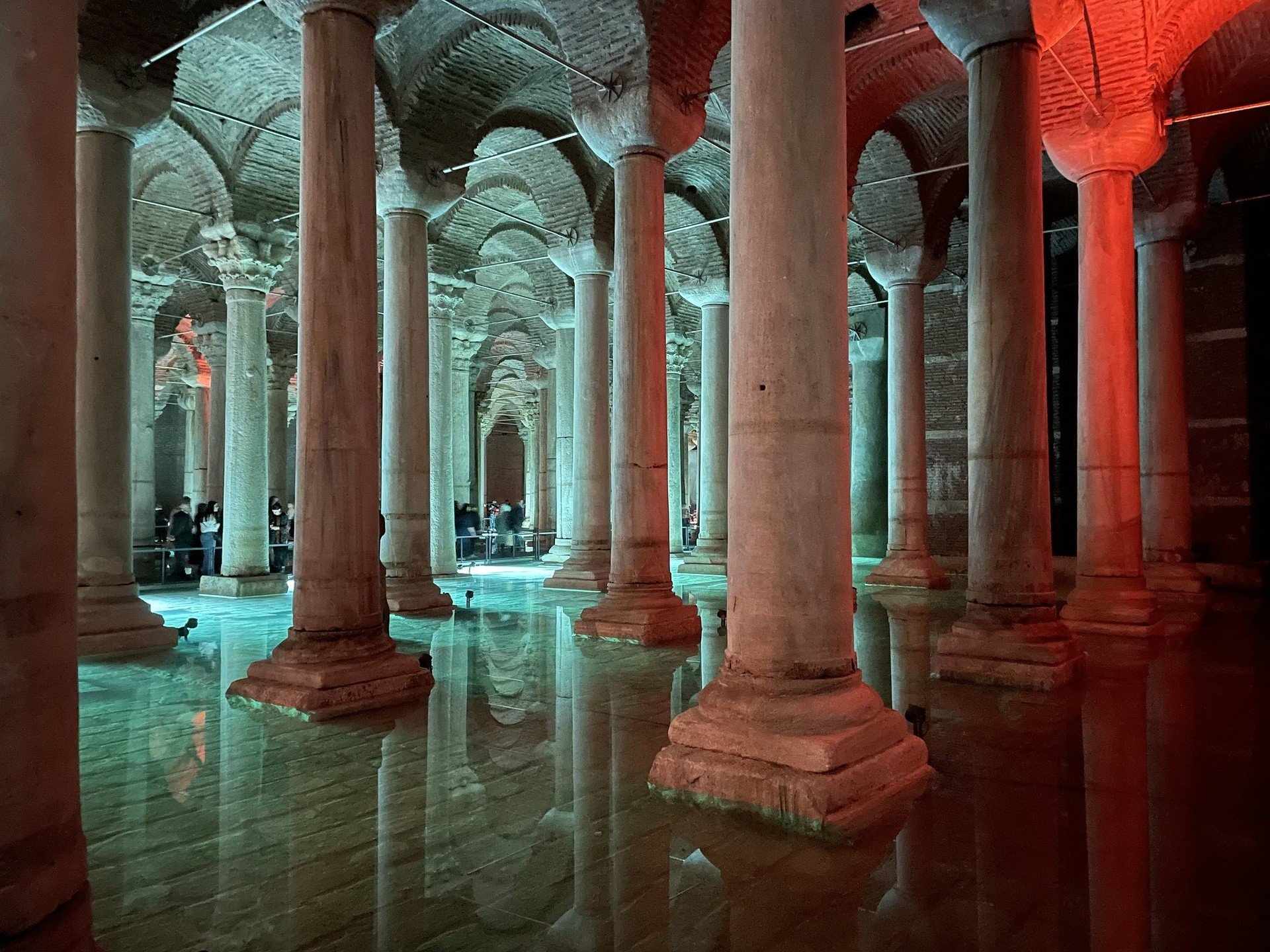 Zatopiona Cysterna w Stambule: niesamowita podziemna atrakcja | Dziennik  Łódzki