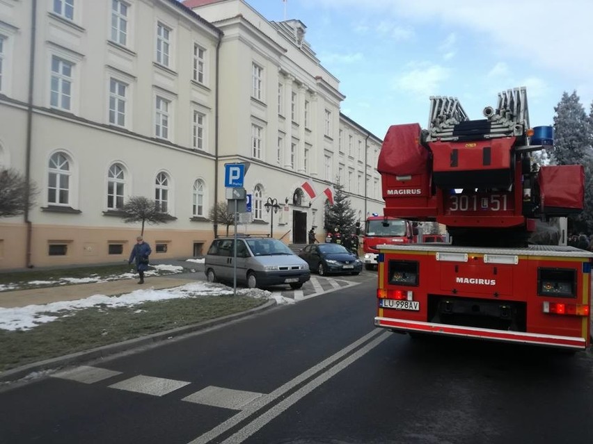 Alarm bombowy w Urzędzie Wojewódzkim przy Spokojnej i Lubomelskiej