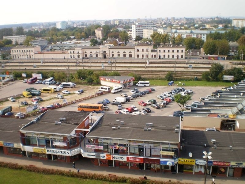 Widok na białostocki dworzec PKP i pobliskie centrum...