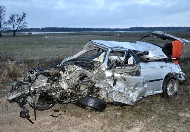 Dokładne okoliczności wypadku wyjaśnia policja.