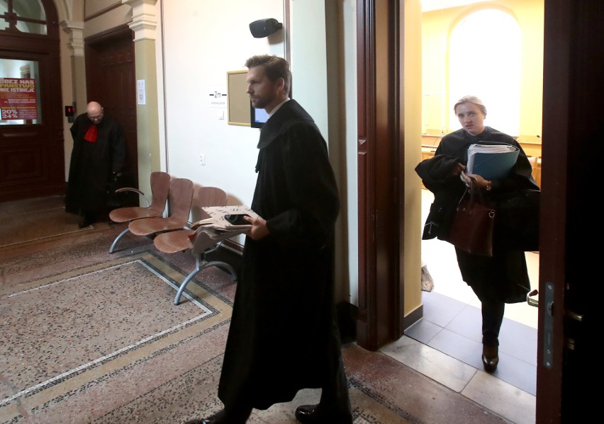 Przed sądem w Szczecinie rozpoczął się proces Tomasza K.,...