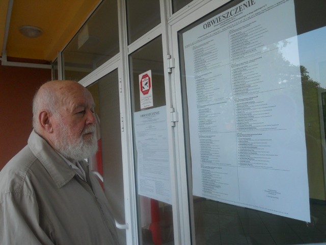Prof. Jan Heffner przyjechał do Ciechocinka z Opola . Na konferencję. Przed lokalem wyborczym przy ul. Wojska Polskiego był już o godz. 6.50.