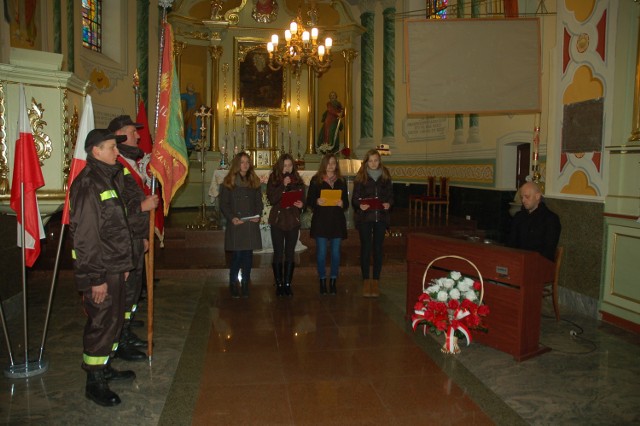 Święto Niepodległości 2016 i występ patriotyczny w kościele w Kazanowie.