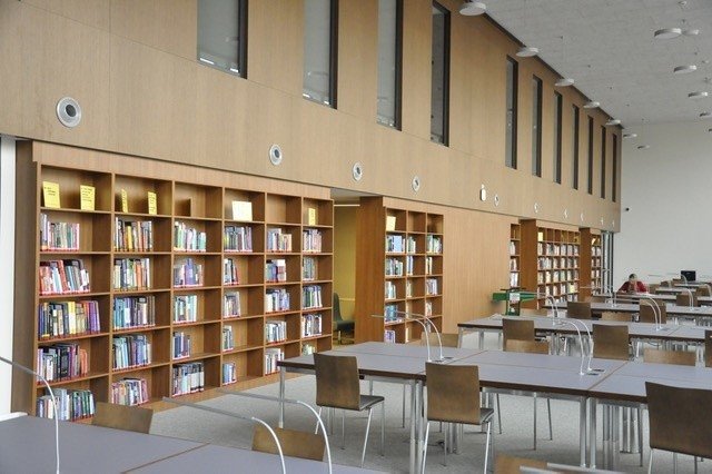 Uniwersytet Medyczny ma nowoczesną bibliotekę. Starą bierze Kościół |  Gazeta Wrocławska