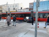 Wypadek w centrum Częstochowy. Osobówka zderzyła się z tramwajem. Ruch chwilowo został wstrzymany