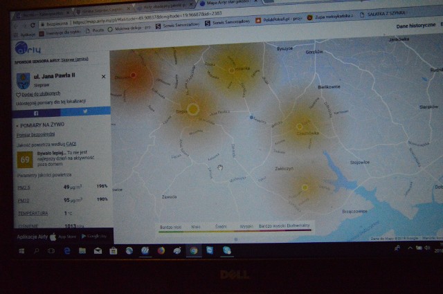 W niedzielę wieczorem czujniki świeciły na żółto sygnalizując nie najlepszą jakość powietrza