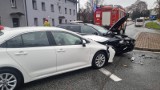 Wypadek w Katowicach na ul. Oswobodzenia. Trzy osoby trafiły do szpitala