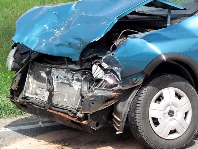 Wypadek w PrzysiekachW miejscowości Przysieki (pow. jasielski) ok. 12.45 doszlo do wypadku z udzialem dwóch samochodów. Jedna osoba w szoku zostala przewieziona do szpitala.