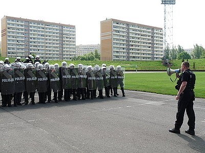 Jastrzębie Zdrój: Ćwiczenia policjantów na Stadionie Miejskim [ZDJĘCIA]